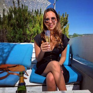 Meet your Posher, Clio sophia